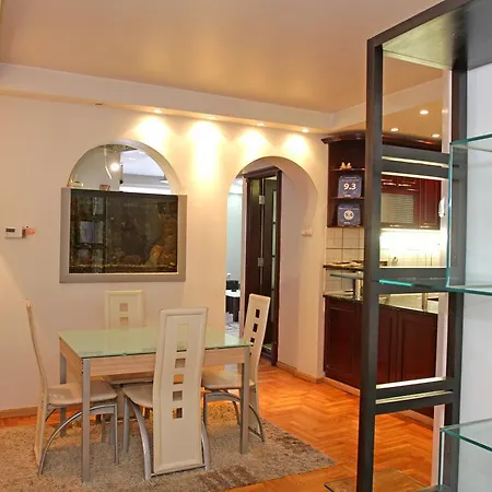 Republic Square شقة