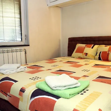 Republic Square Apartament *